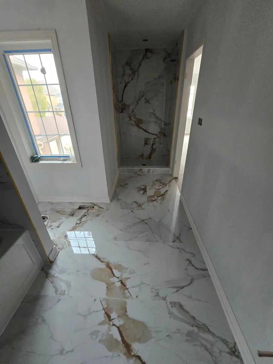 Bathroom floor, statement veining
